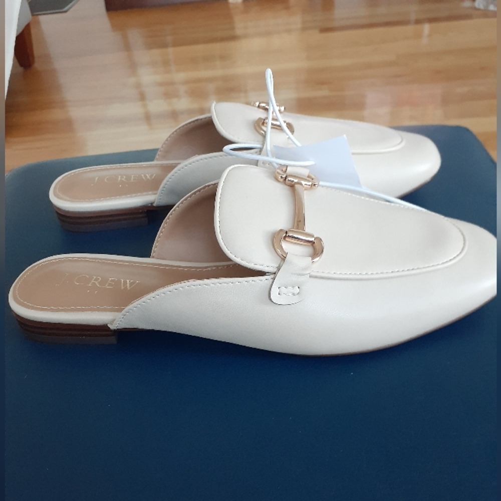 NWT J.Crew Factory Slip-on Mules in Sea Sand  Size 6 cream color backless CE500